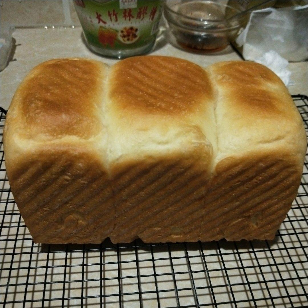 鲜奶吐司（老面法）