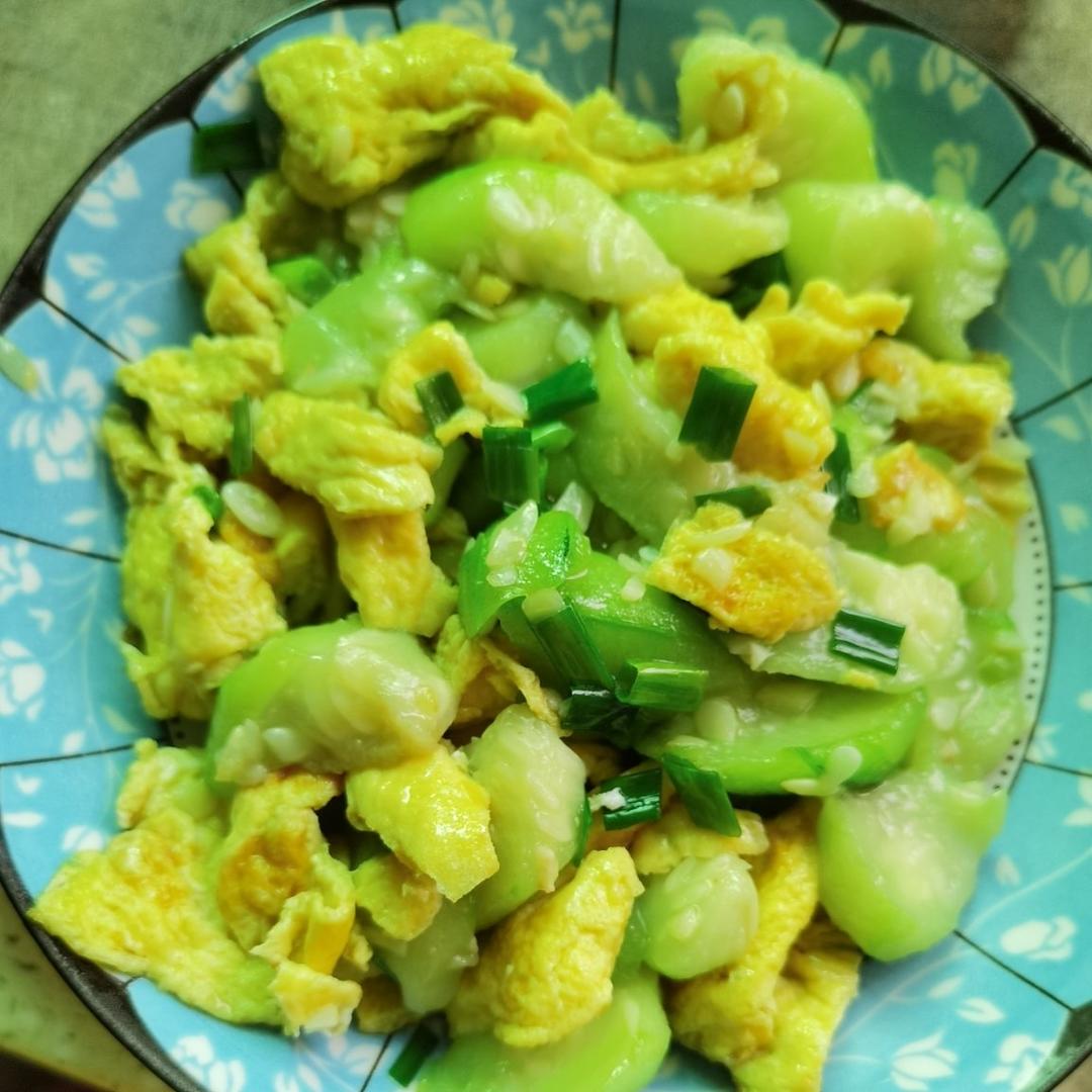 鲜香美味！好吃到舔盘的丝瓜炒鸡蛋