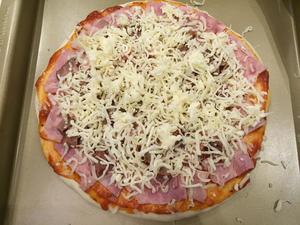 手工培根披萨的做法 步骤5