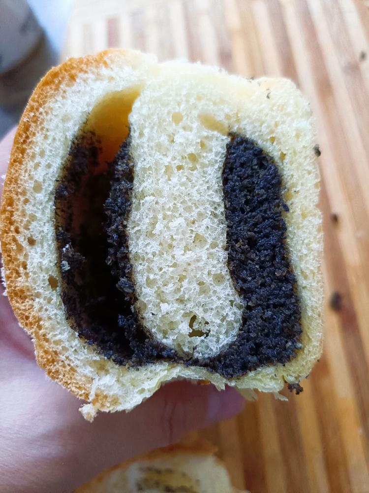 奶酪黑芝麻辫子面包