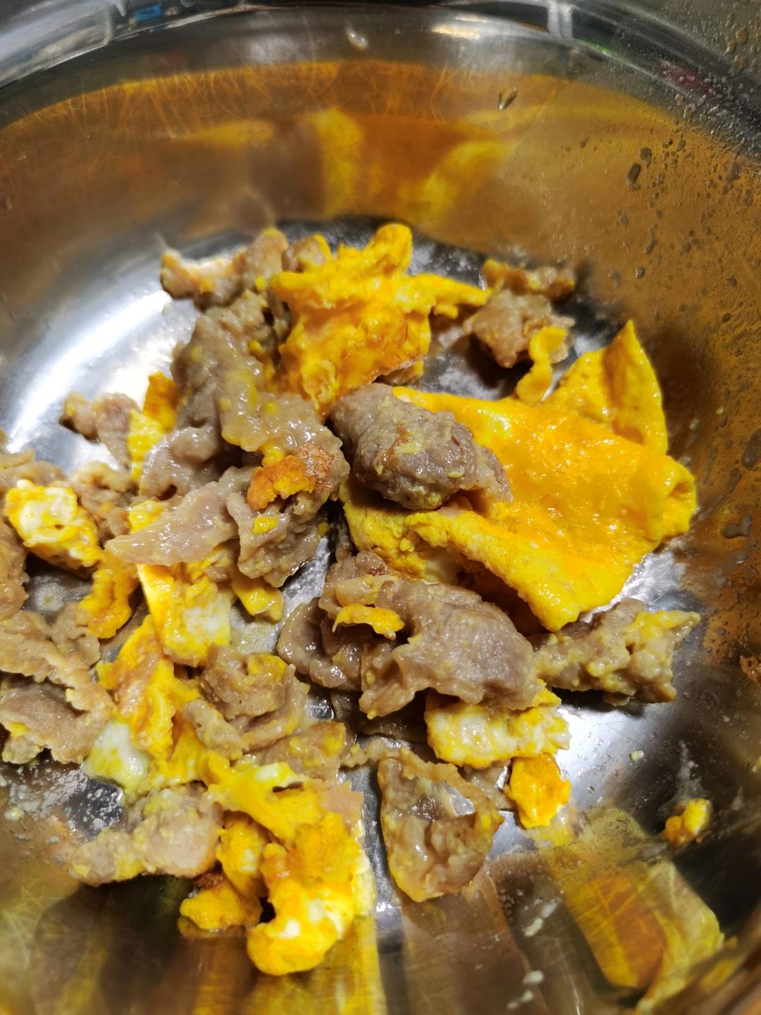 滑蛋牛肉，牛肉滑嫩，鸡蛋松软