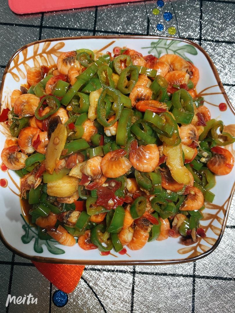 家常徽菜：青椒炒小河虾