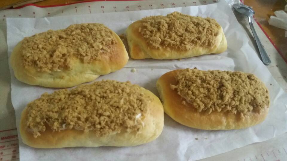 里松外松肉松面包