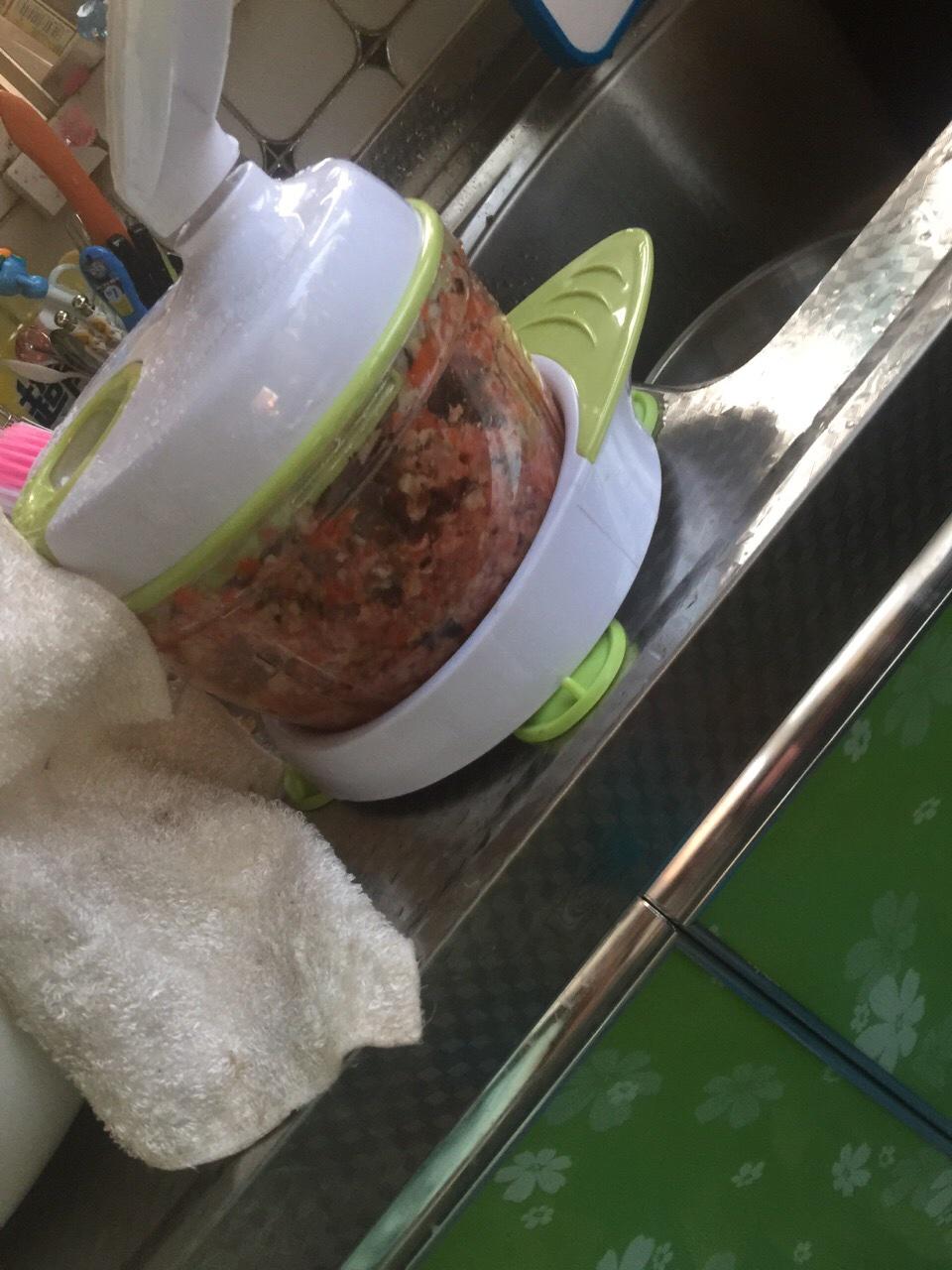 小白菜牛肉丸菌汤的做法 步骤1