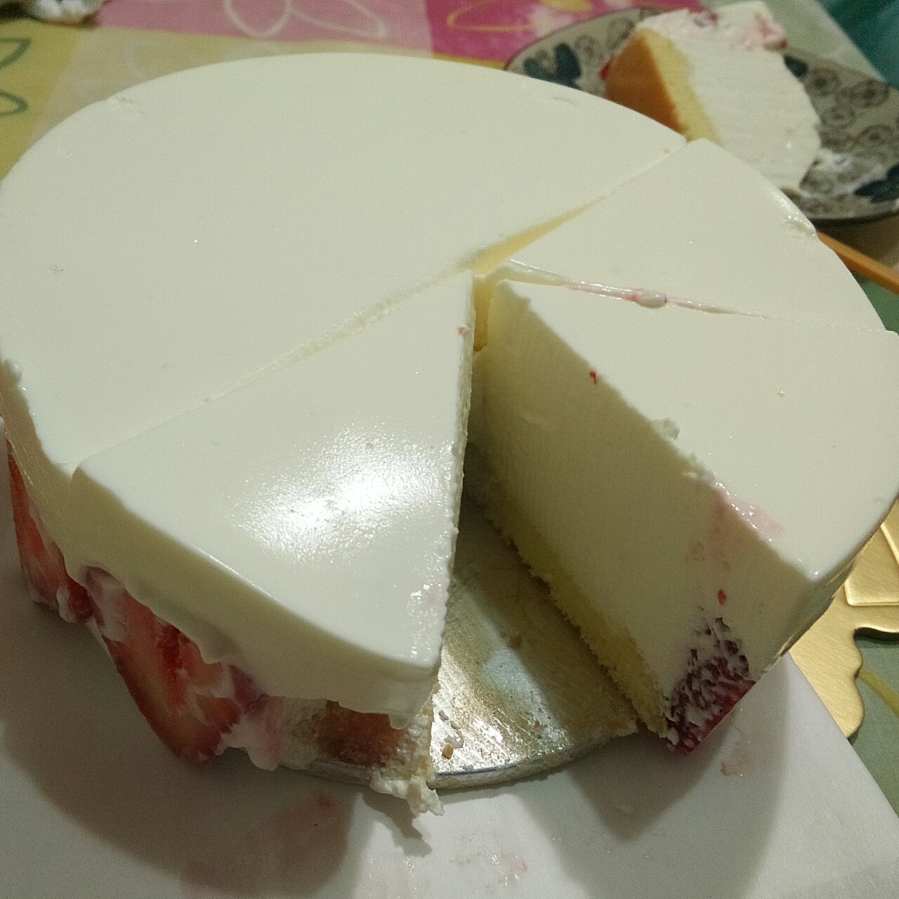 草莓酸奶慕斯蛋糕