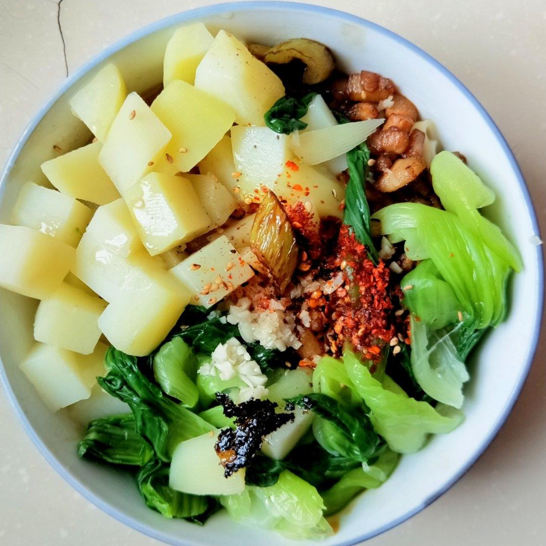 堂妈教你做油泼肉酱扯面