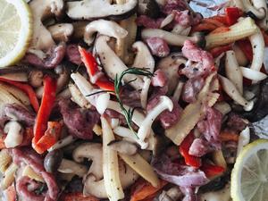 【低脂能量沙拉】烤蘑菇牛肉沙拉的做法 步骤4