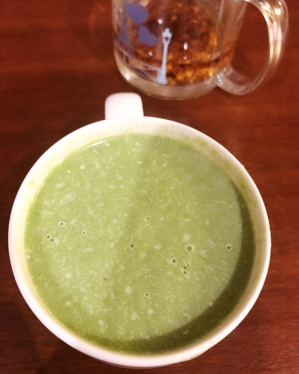 抹茶牛油果思慕雪（增肌减脂）