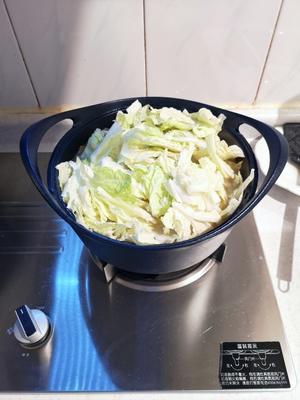 腊排白菜煲（大白菜也可以如此鲜美）的做法 步骤8