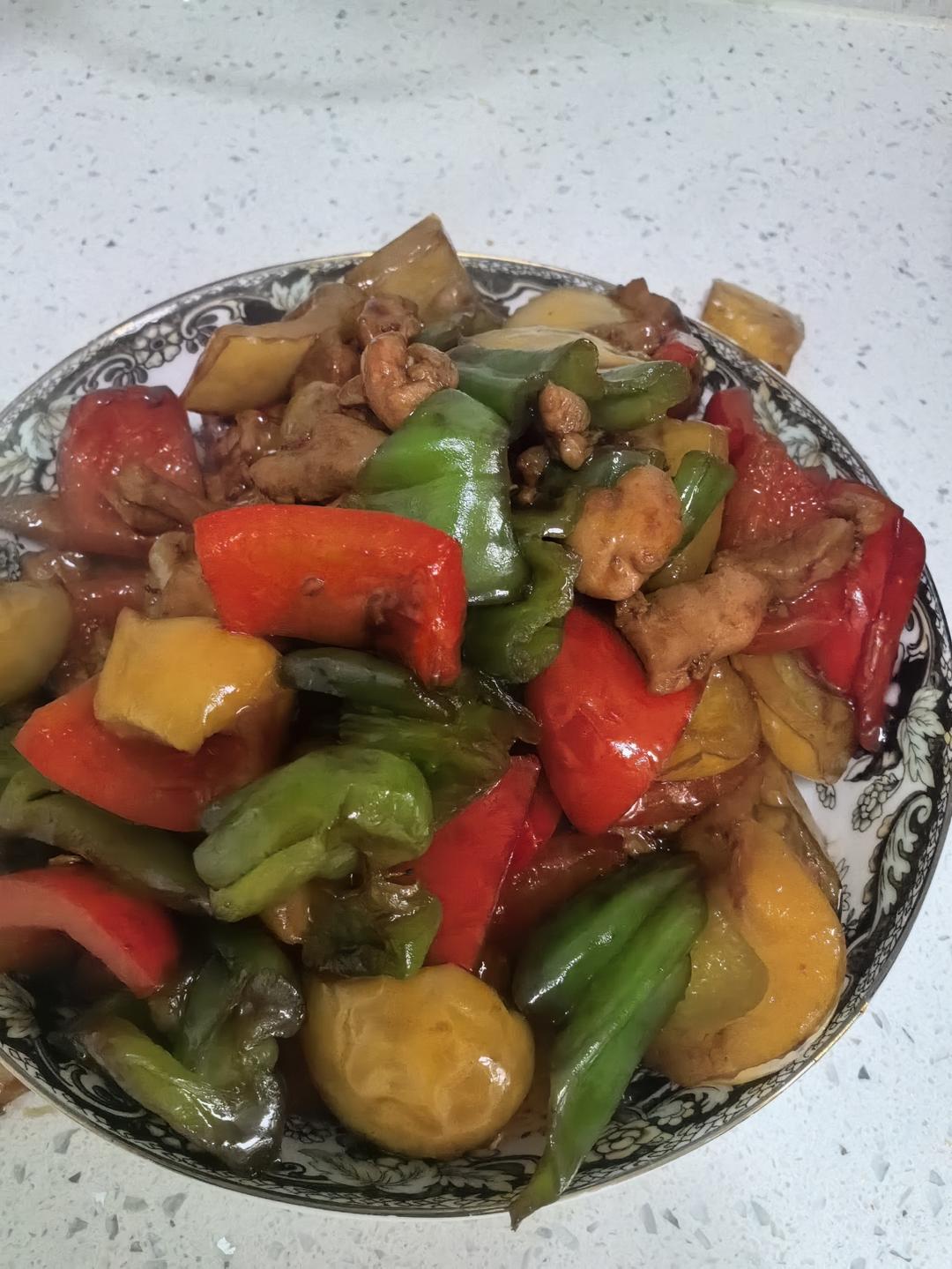 补维c的大菜-五彩缤纷彩椒青椒炒鸡腿肉