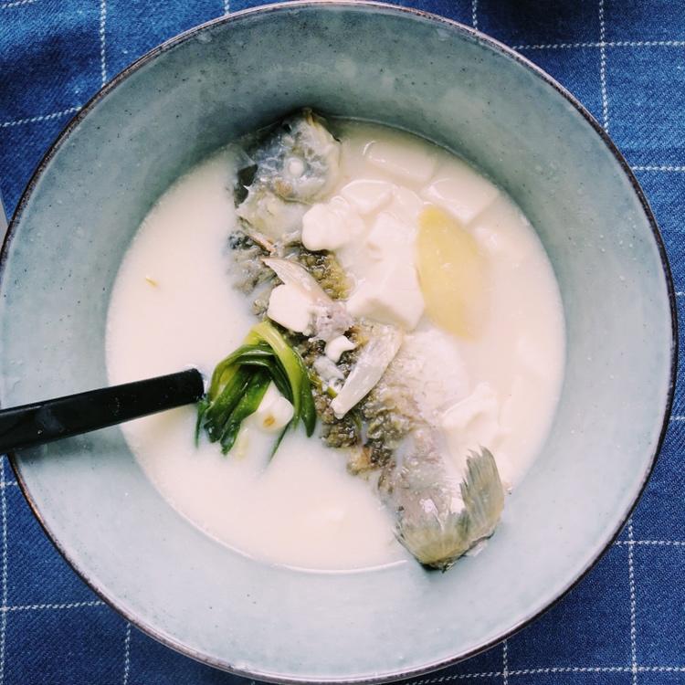 鲫鱼豆腐汤