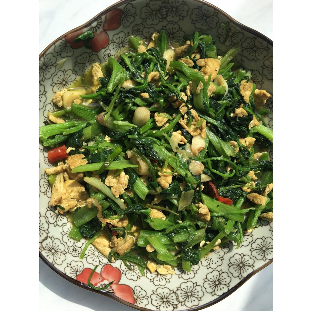 菠菜炒鸡蛋