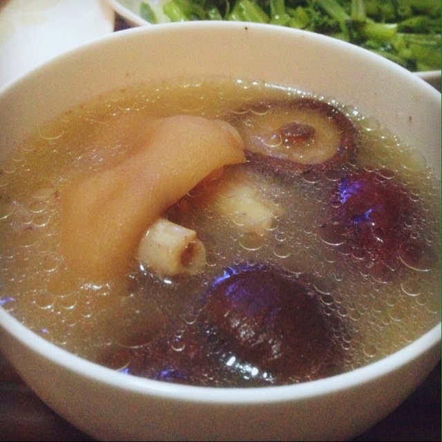 黄豆猪蹄汤
