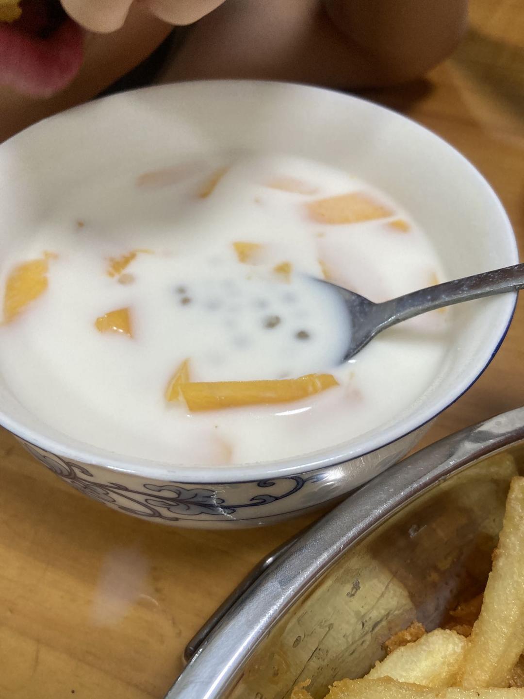 芒果椰汁西米露