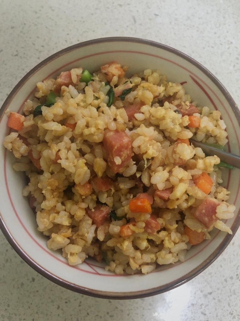 比王刚做的还好吃的黄金蛋炒饭粒粒分明颗颗饱满