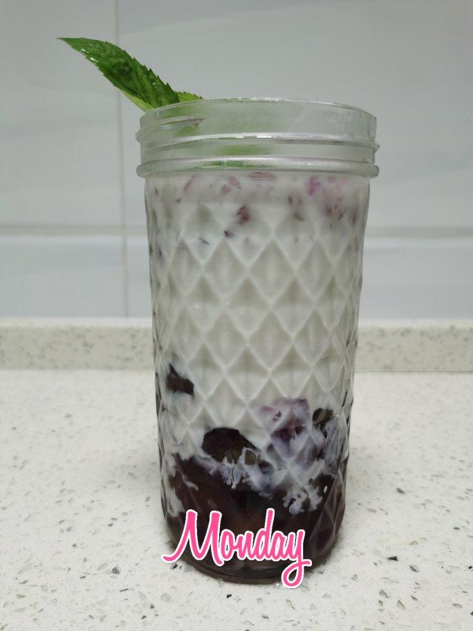 全网超火的葡萄撞奶，做法太简单了