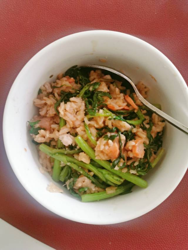 连吃三碗的茼蒿菜饭