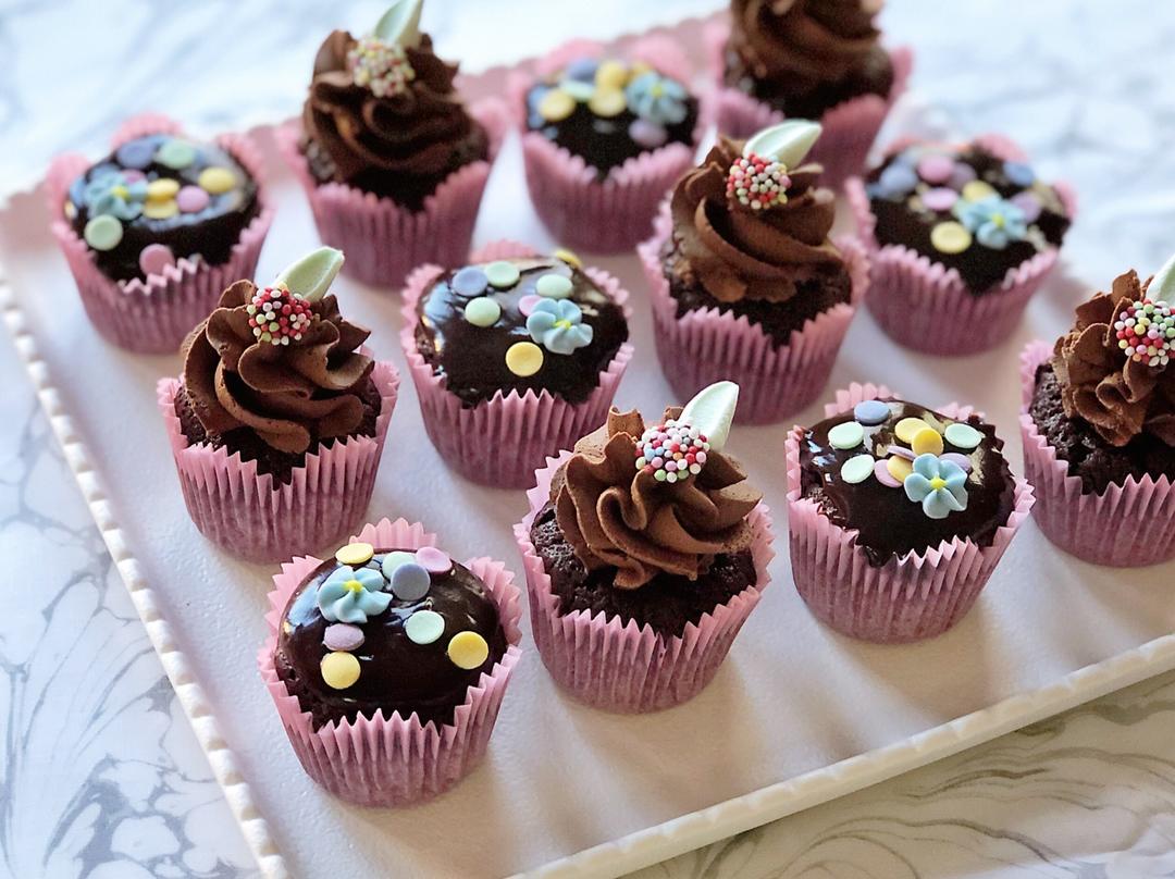 吃饱了睡做的布朗尼杯子蛋糕