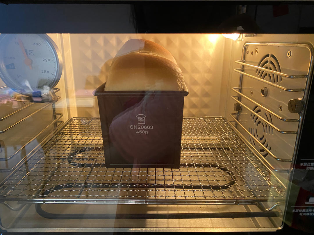 奶香纯粹的重料淡奶油吐司