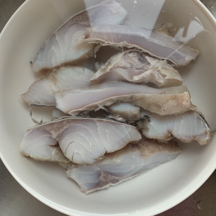 清蒸腊青鱼的做法 步骤1