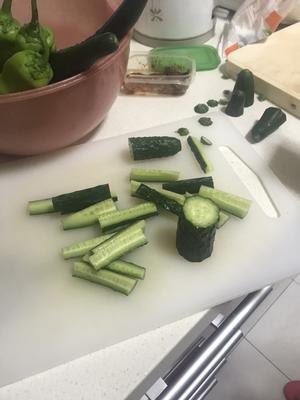 自制黄瓜条咸菜的做法 步骤2