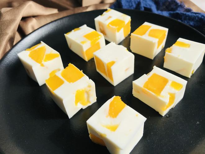 超简单的芒果椰浆奶冻的做法
