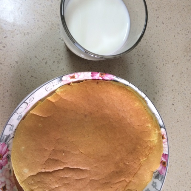 【酸奶松饼yogurt pancake】，搭上黑莓果酱和枫糖的美味。