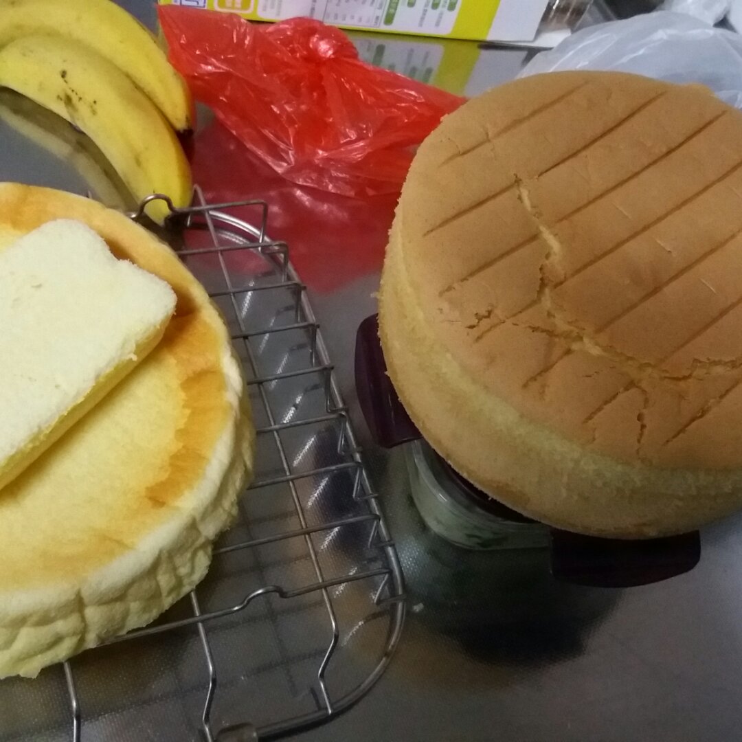 烤箱做蛋糕（戚风蛋糕的做法）