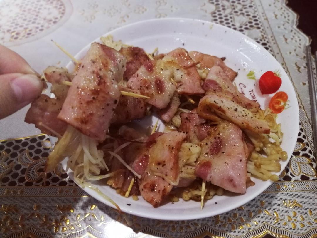香煎培根金针菇卷