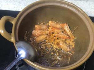 🦐砂锅粥的做法 步骤3