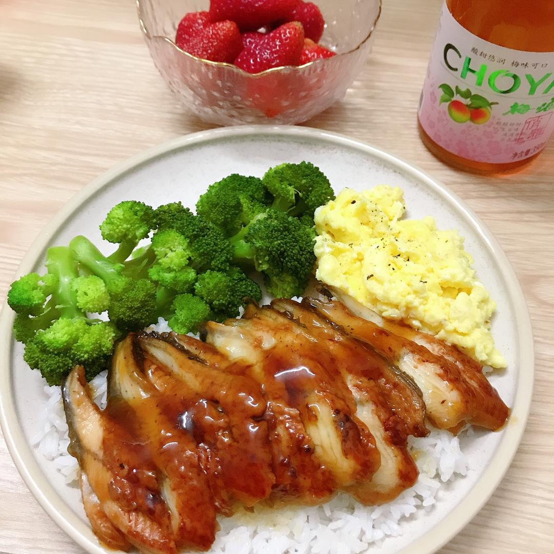 蒲烧鳗鱼饭