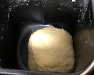 软到爆的酸奶吐司面包（面包机版）超极简单哦、懒人必备的做法 步骤2