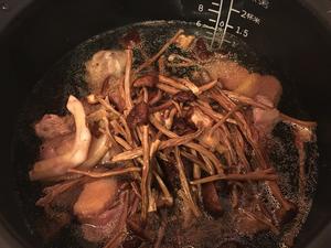 茶树菇番鸭汤的做法 步骤4