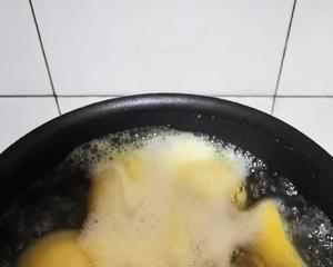 冷冻黄桃 罐头的做法 步骤4