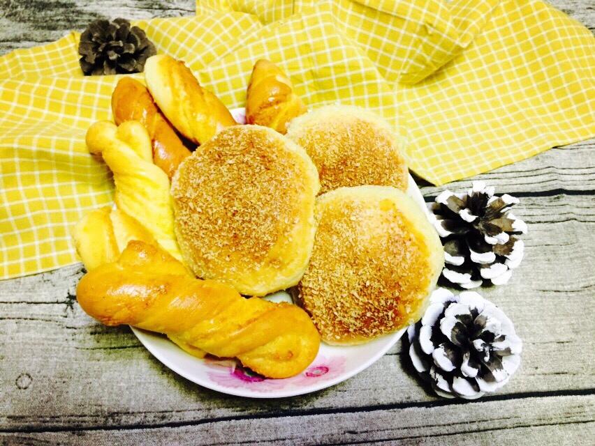 椰蓉奶酥面包
