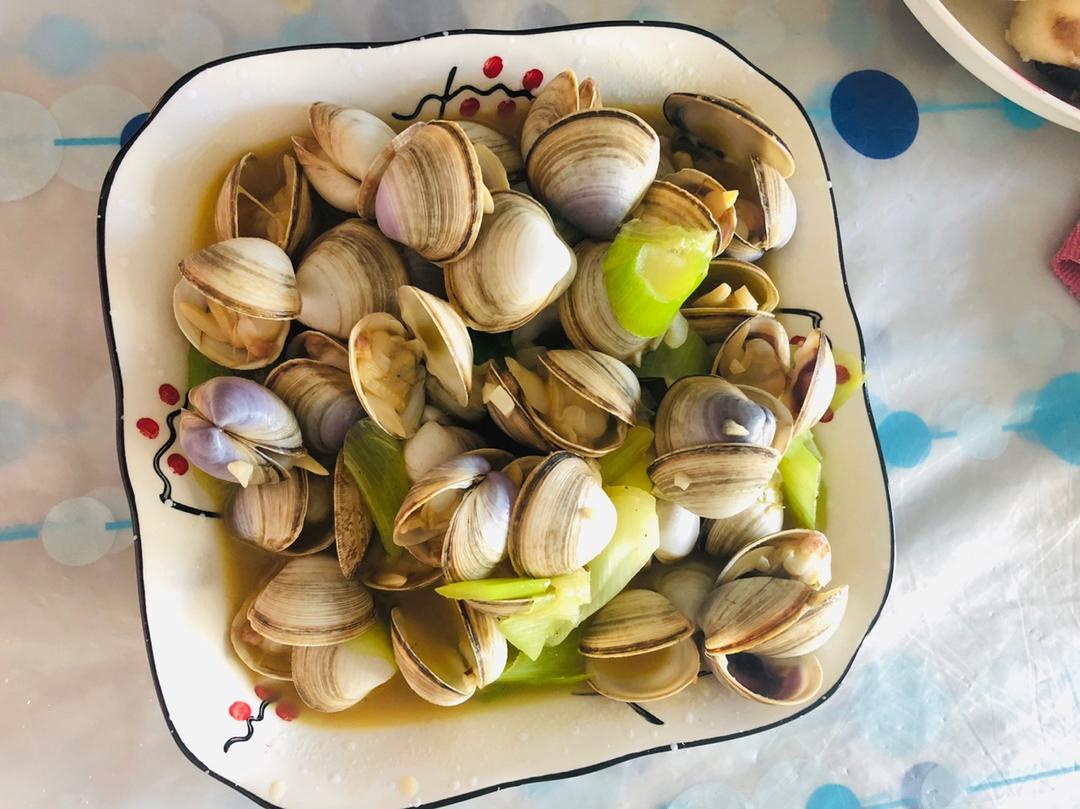 黄油清酒煮蛤蜊
