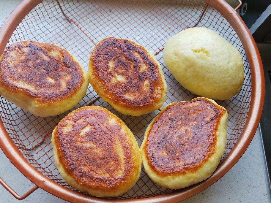玉米面发面饼子