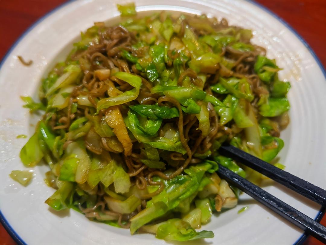 最近爱吃粉丝粉条～包菜炒粉丝