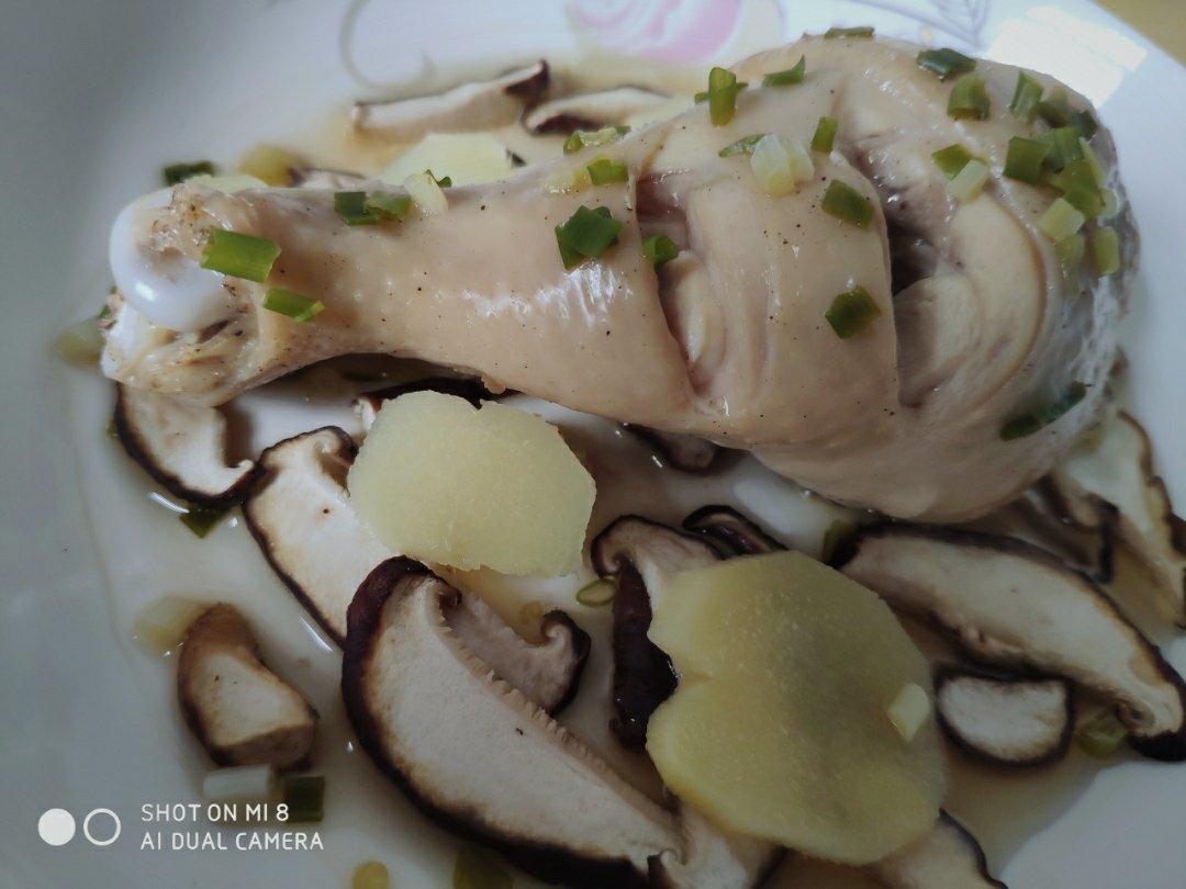 香菇蒸鸡腿肉