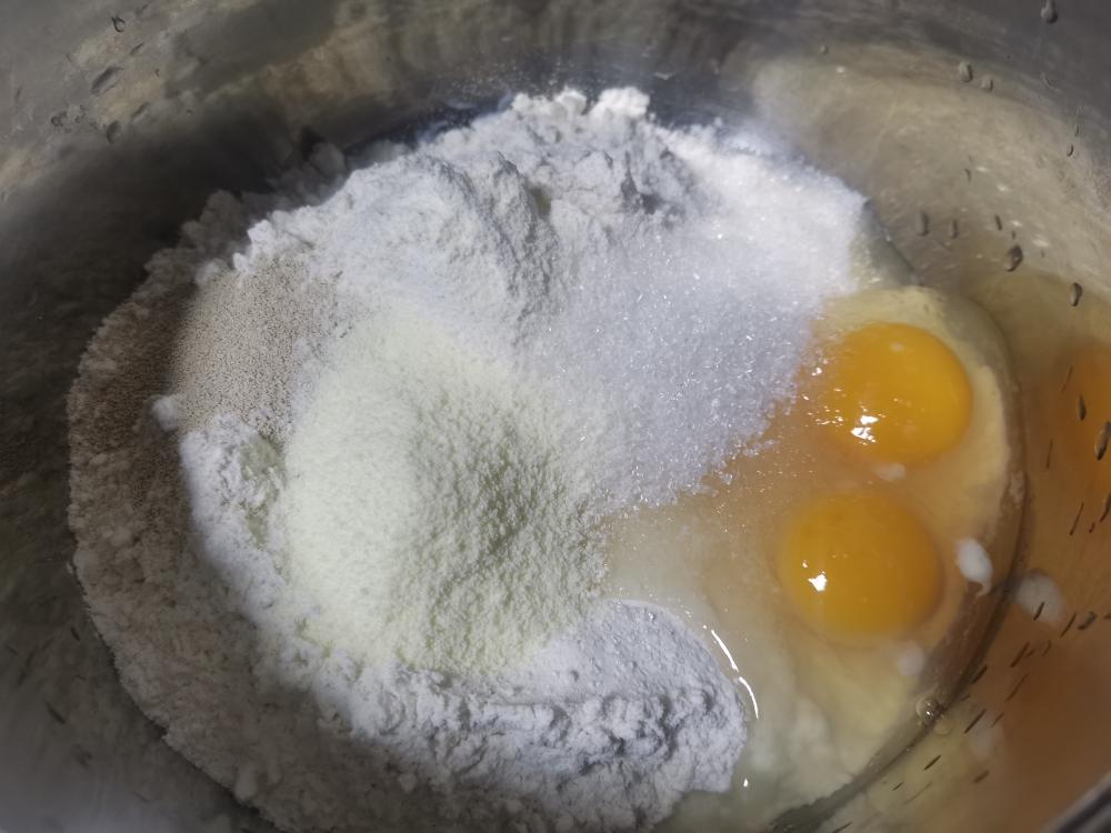 纯奶手撕吐司的做法 步骤1
