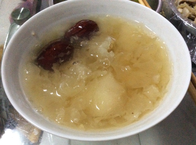 冰糖银耳雪梨汤