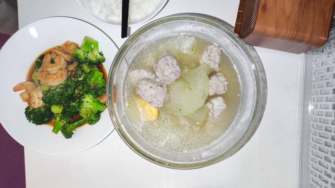 巨鲜美的冬瓜丸子汤