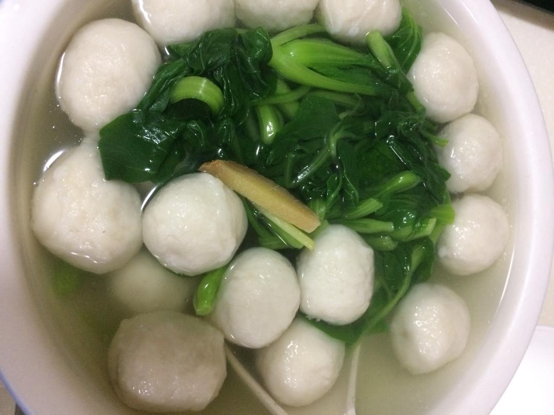 大刘小厨做的菠菜鱼丸汤