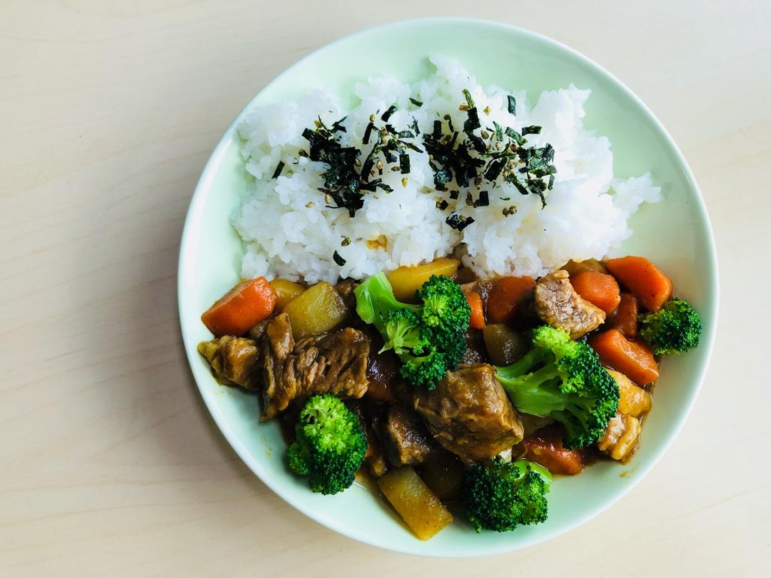 香浓咖喱牛肉饭&麻辣牛肉面