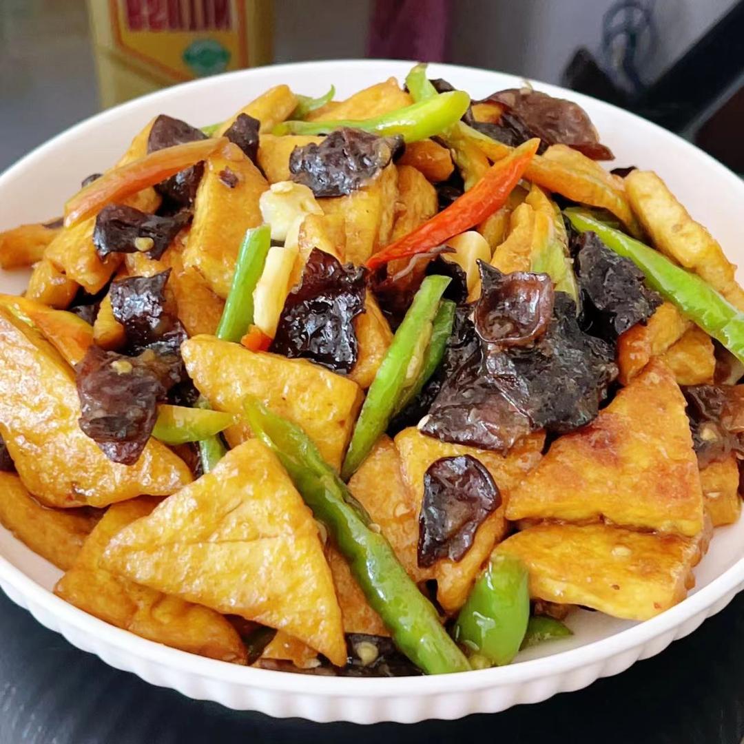 木耳炒煎豆腐