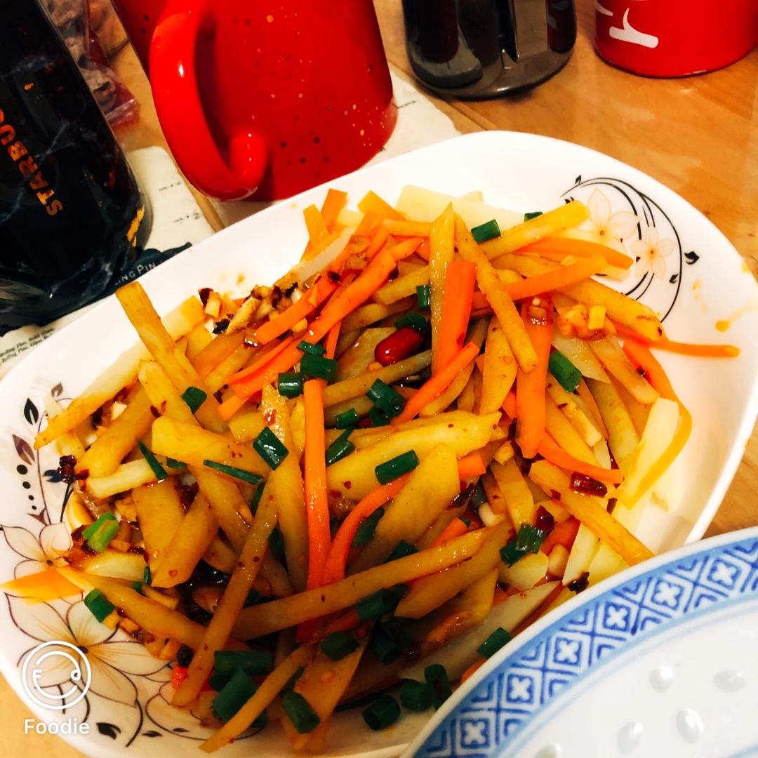 凉拌酸辣土豆丝