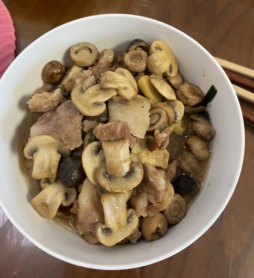 超下饭蘑菇炒肉