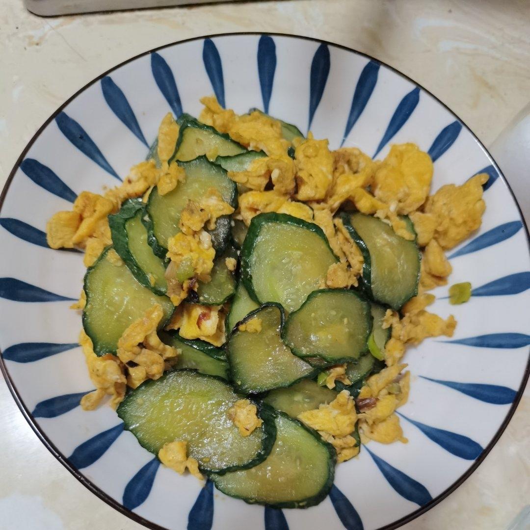 黄瓜炒鸡蛋 （青瓜炒鸡蛋）