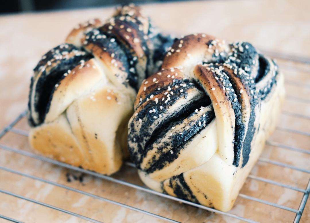 料多多系列--黑芝麻奶酥小吐司