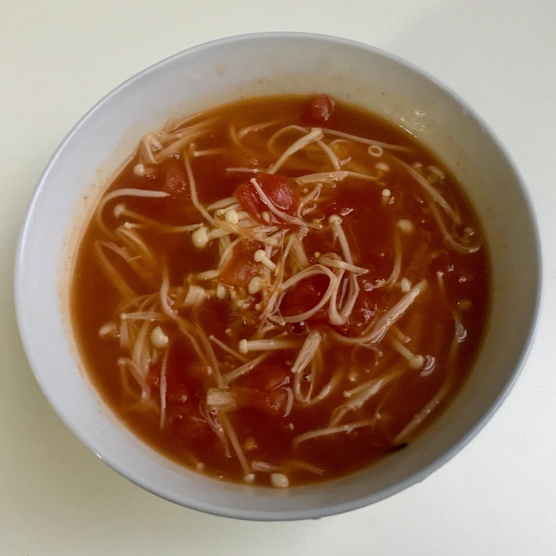 🍅西红柿金针菇汤🍅-粤式家常菜的做法